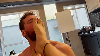 Aquela passagem na casa do amigo &comma; Acaba dando nisso &sol; Video completo XVIDEOSRED OU SHEER &sol; Subscreva-se no perfi